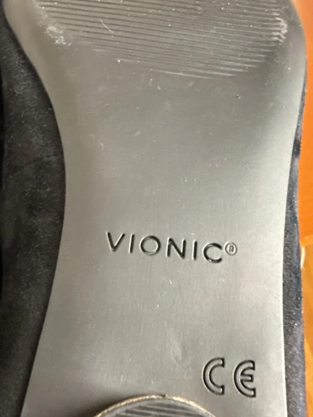 Vionic - Suede Leather Round Toe Slip on Flats Shoes - Hannah - Black Size 7